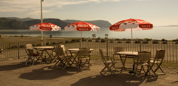 Local Cafes in Llandudno | Superb Cintra Apartments